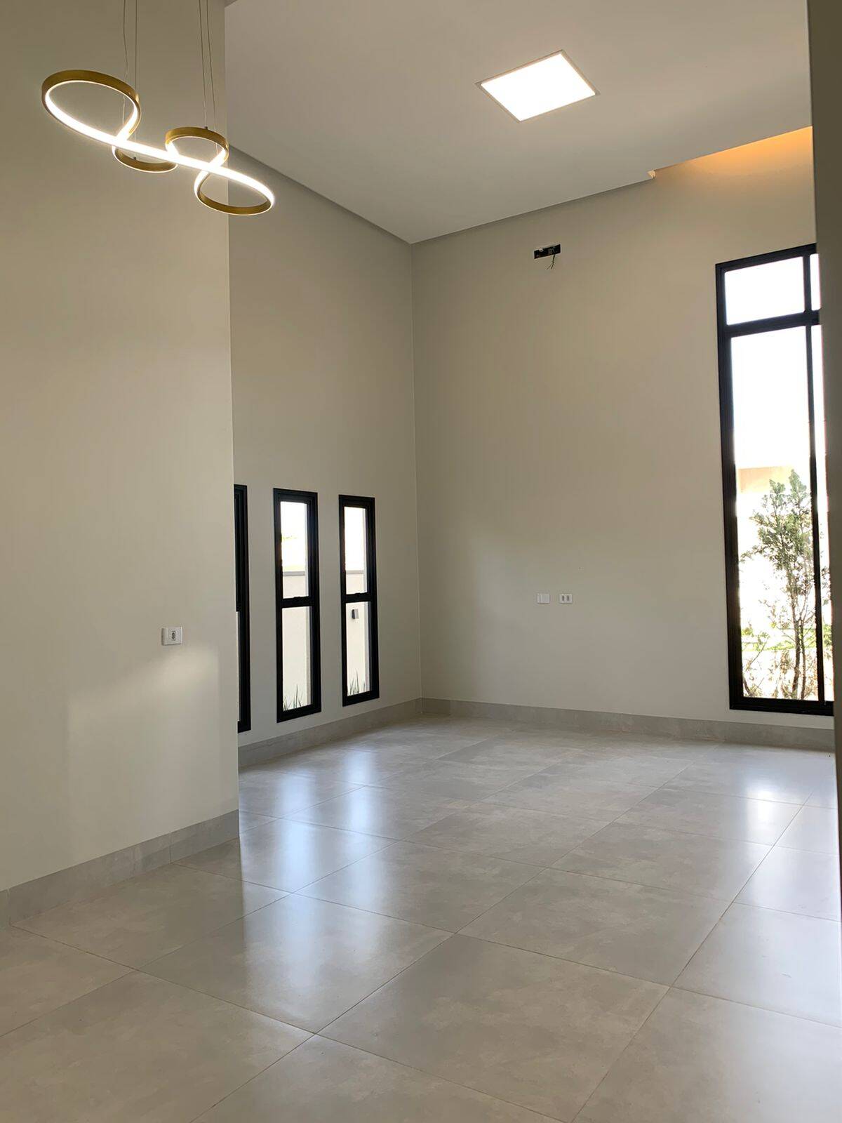 Casa à venda com 3 quartos, 300m² - Foto 3