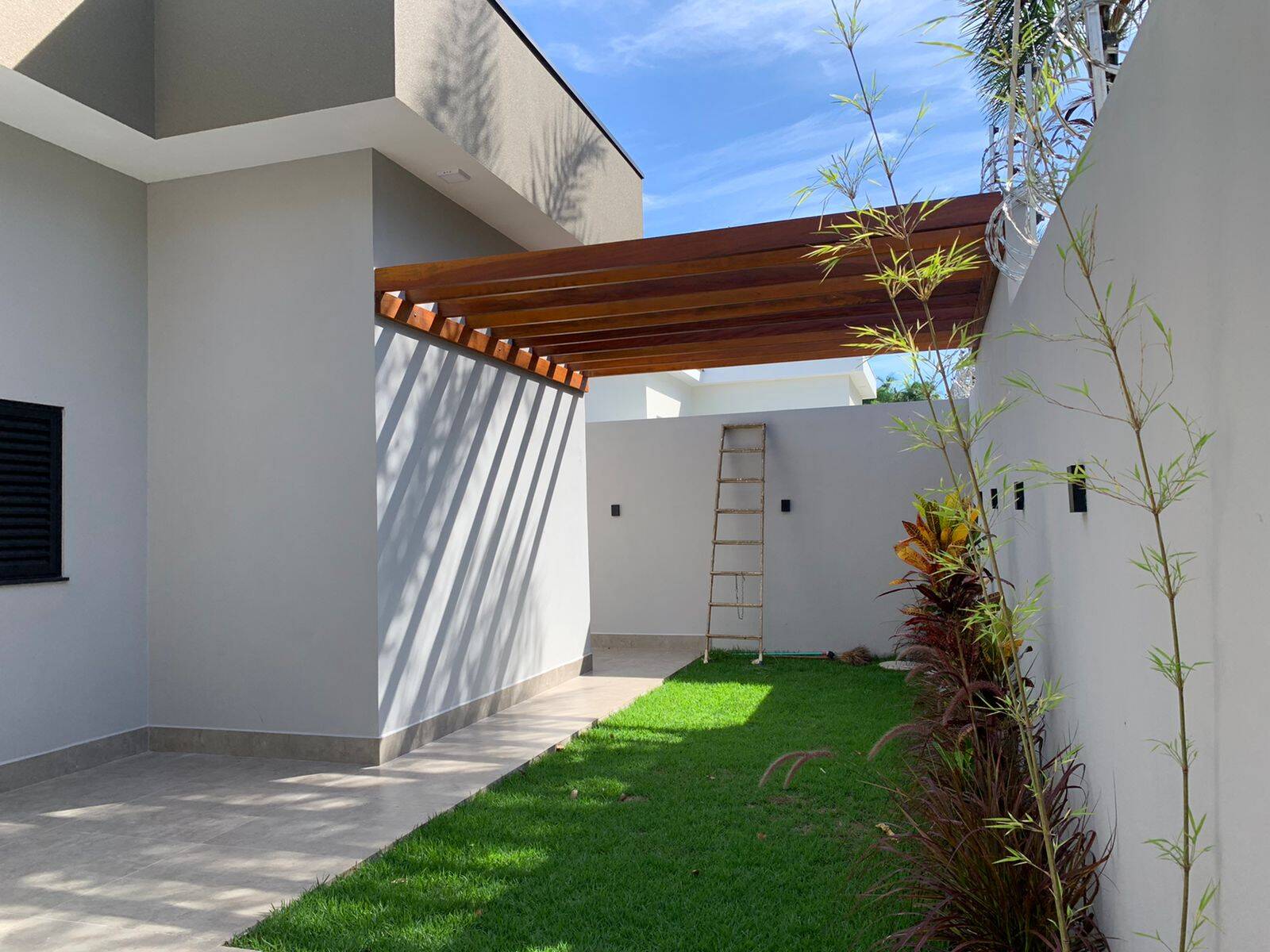 Casa à venda com 3 quartos, 300m² - Foto 12