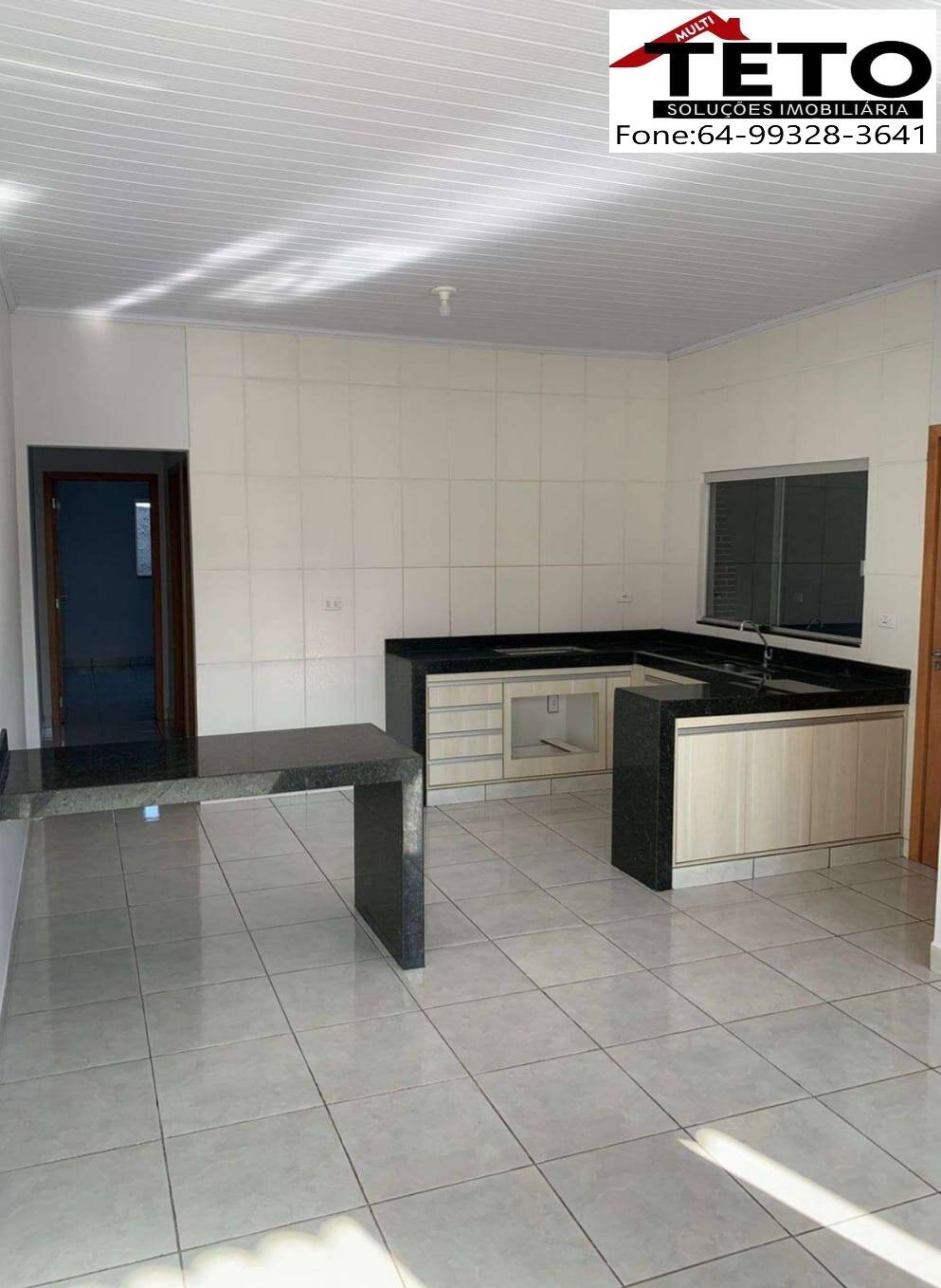 Casa à venda com 2 quartos, 80m² - Foto 2
