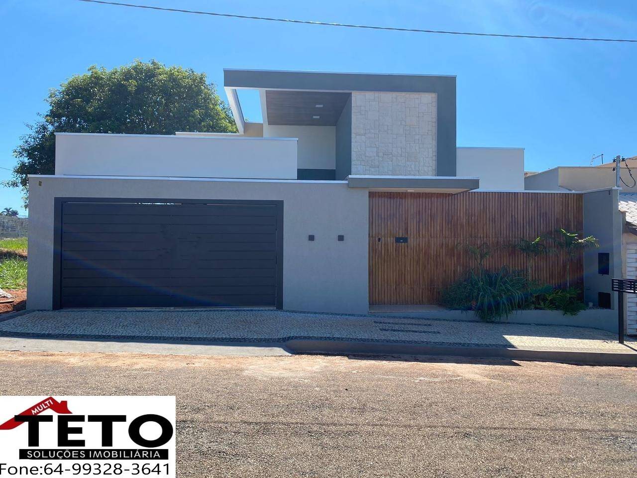 Casa à venda com 3 quartos, 180m² - Foto 1