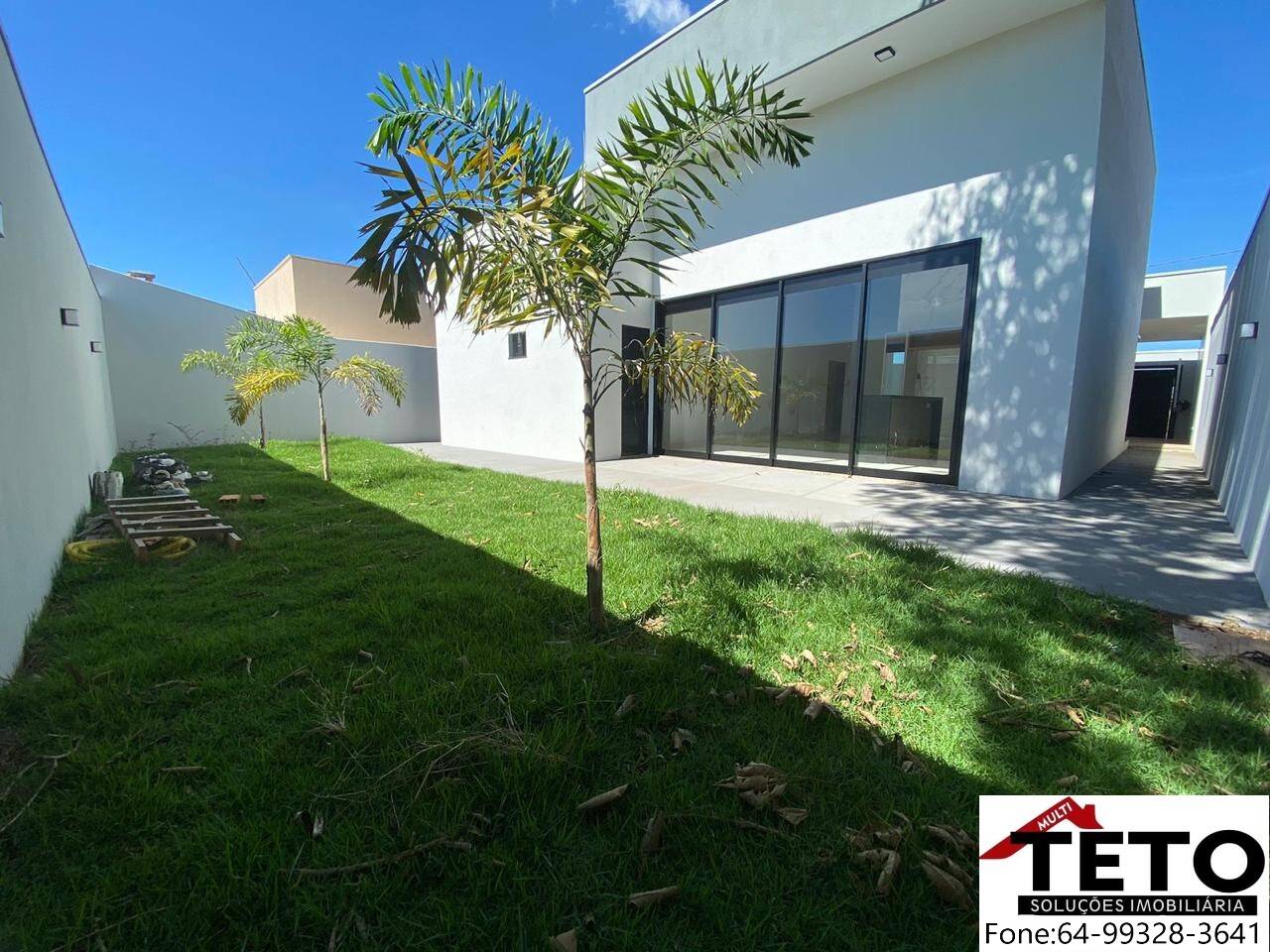 Casa à venda com 3 quartos, 180m² - Foto 2