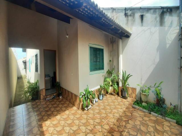 #242 - Casa para Venda em Morrinhos - GO - 3